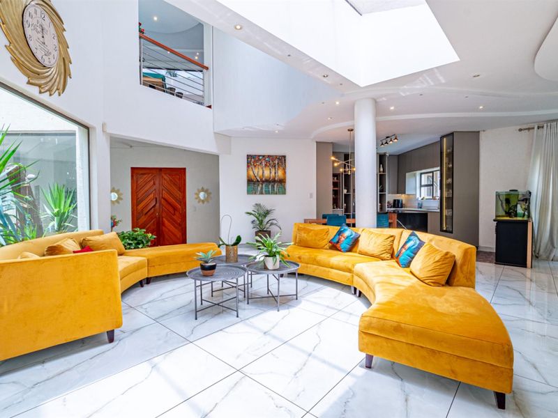 Where Grand Scale Meets Effortless Family Living - Photo 2