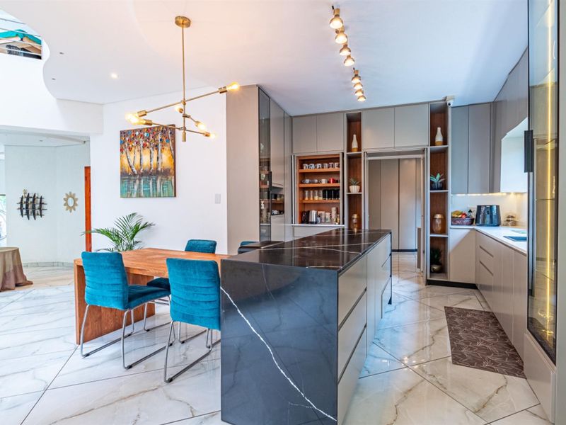 Where Grand Scale Meets Effortless Family Living - Photo 7