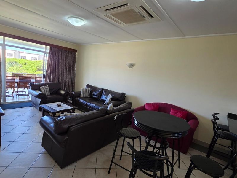 Beautiful fully furnished Beachfront Apartment on the Beachfront in Uvongo Beach - Photo 9