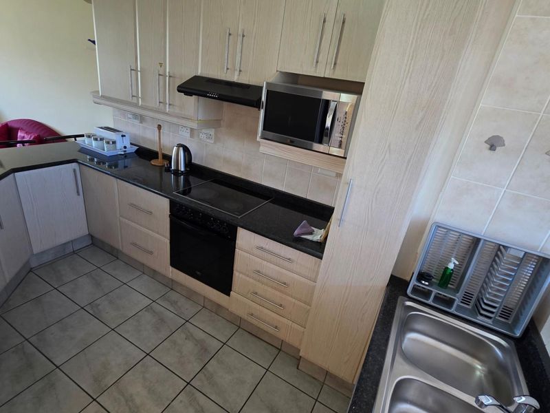 Beautiful fully furnished Beachfront Apartment on the Beachfront in Uvongo Beach - Photo 8