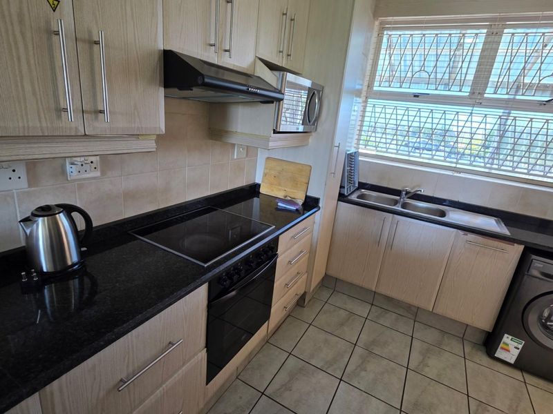 Beautiful fully furnished Beachfront Apartment on the Beachfront in Uvongo Beach - Photo 7