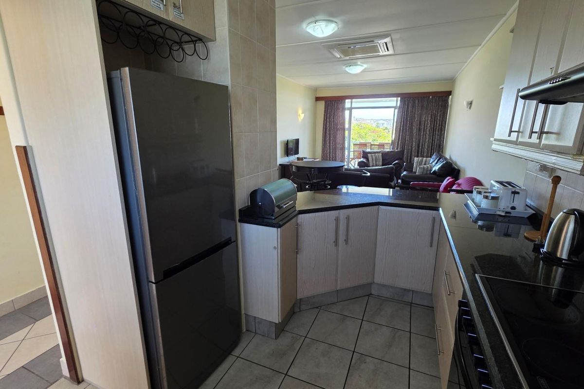 Beautiful fully furnished Beachfront Apartment on the Beachfront in Uvongo Beach - Photo 5