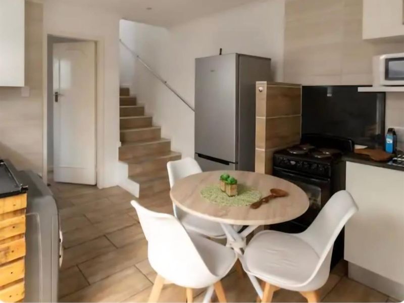 Apartment To Rent in Parkhurst, Johannesburg - Photo 8