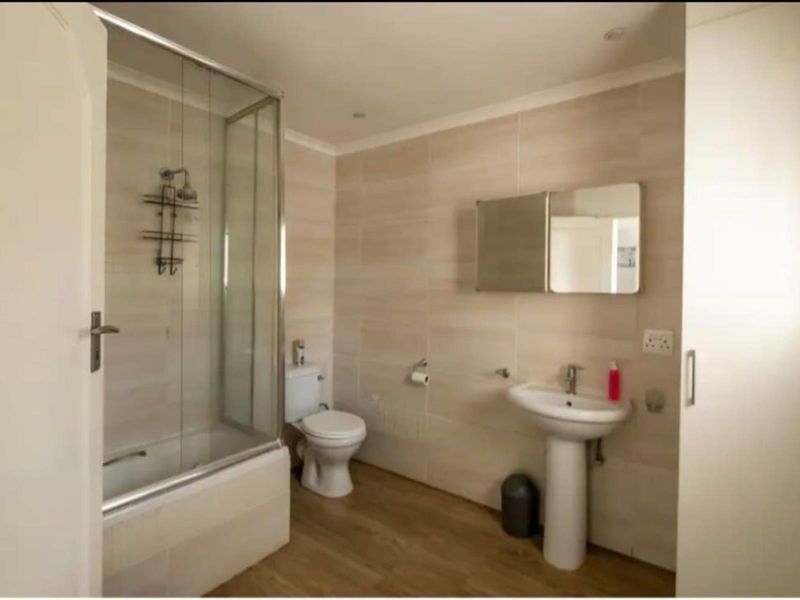 Apartment To Rent in Parkhurst, Johannesburg - Photo 6