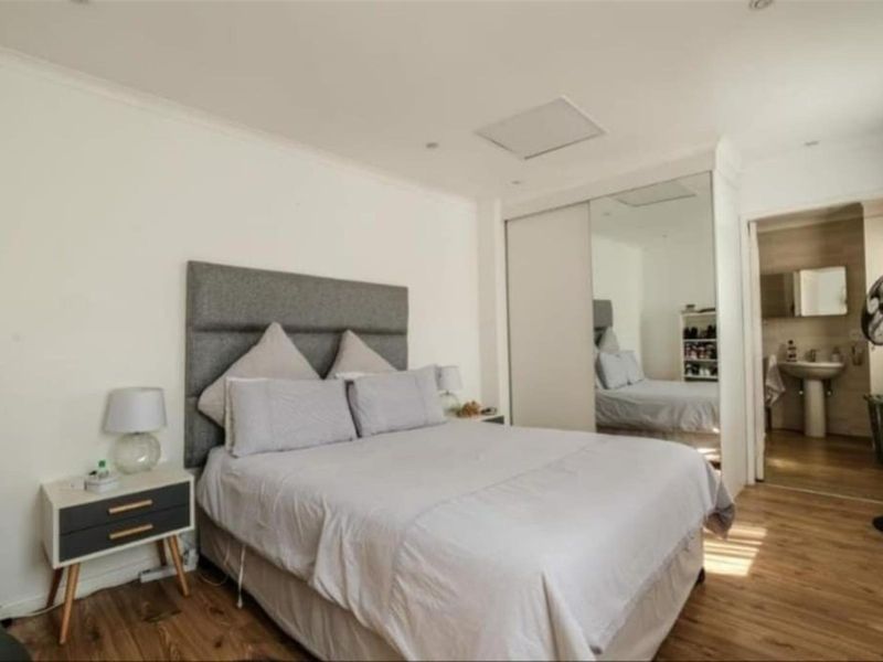 Apartment To Rent in Parkhurst, Johannesburg - Photo 10