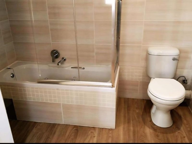 Apartment To Rent in Parkhurst, Johannesburg - Photo 5