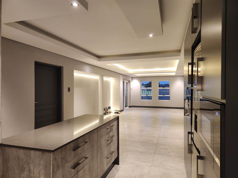 Apartment For Sale in Illovo, Sandton - Photo 4