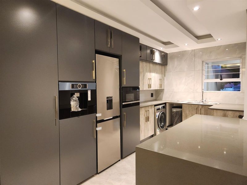 Apartment For Sale in Illovo, Sandton - Photo 5