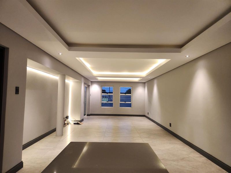 Apartment For Sale in Illovo, Sandton - Photo 3