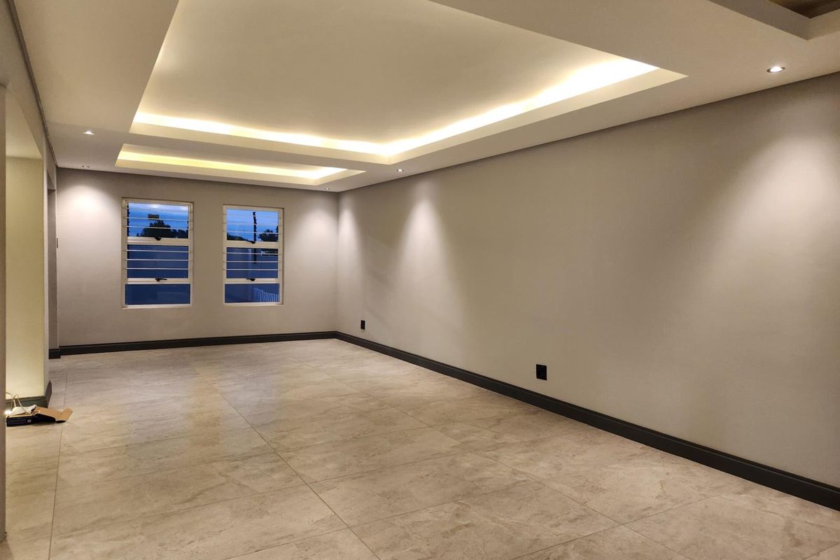 Apartment For Sale in Illovo, Sandton - Photo 2