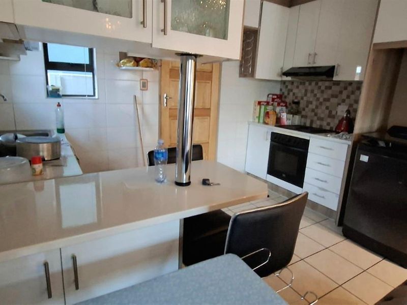 House For Sale in Leopard's Rest Security Estate, Albertsdal, Alberton - Photo 7