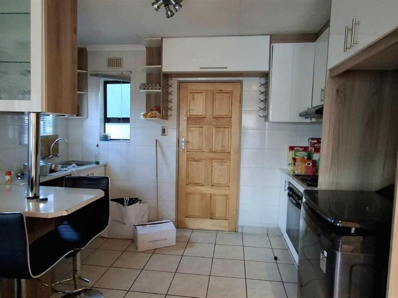 House For Sale in Leopard's Rest Security Estate, Albertsdal, Alberton - Photo 6
