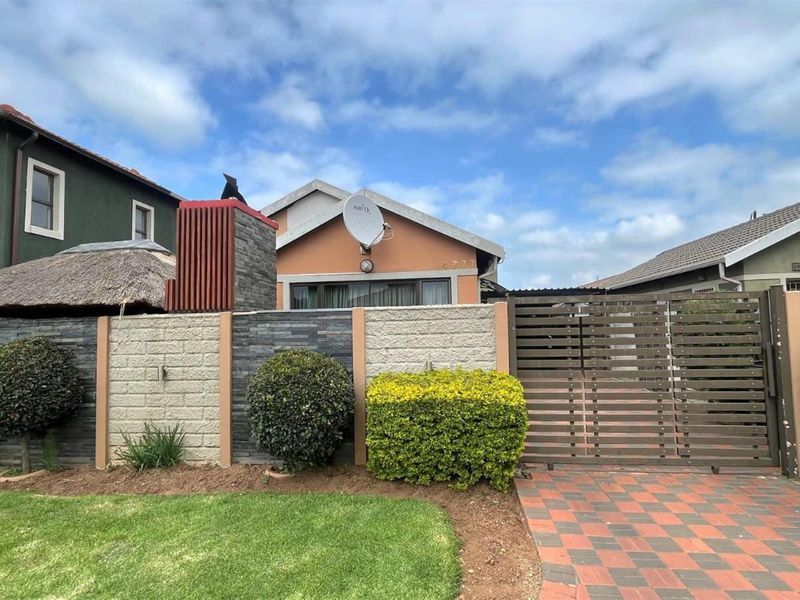 House For Sale in Leopard's Rest Security Estate, Albertsdal, Alberton - Photo 1