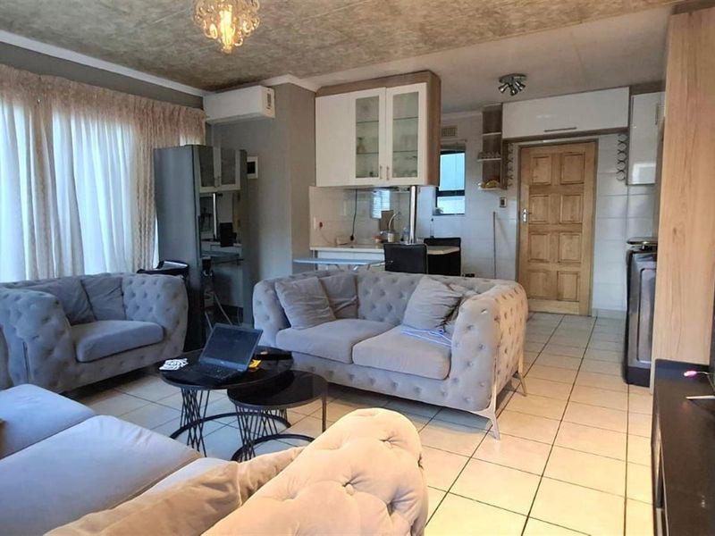 House For Sale in Leopard's Rest Security Estate, Albertsdal, Alberton - Photo 3
