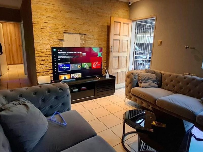 House For Sale in Leopard's Rest Security Estate, Albertsdal, Alberton - Photo 5