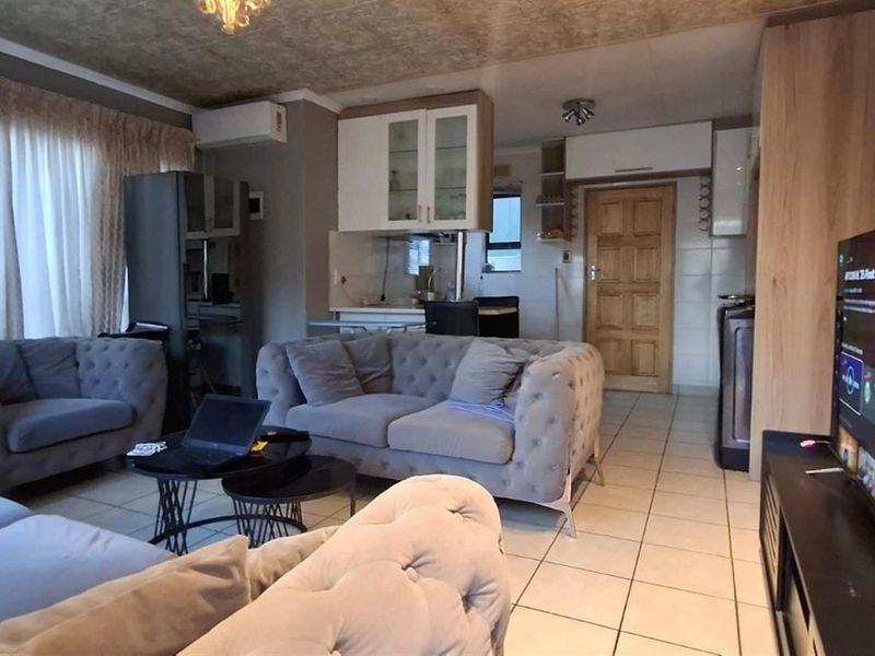 House For Sale in Leopard's Rest Security Estate, Albertsdal, Alberton - Photo 4
