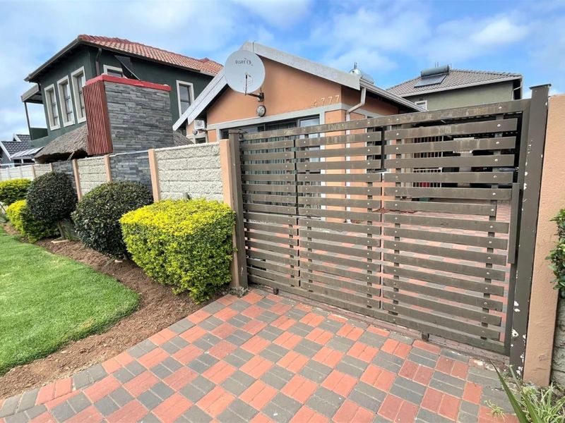 House For Sale in Leopard's Rest Security Estate, Albertsdal, Alberton - Photo 2