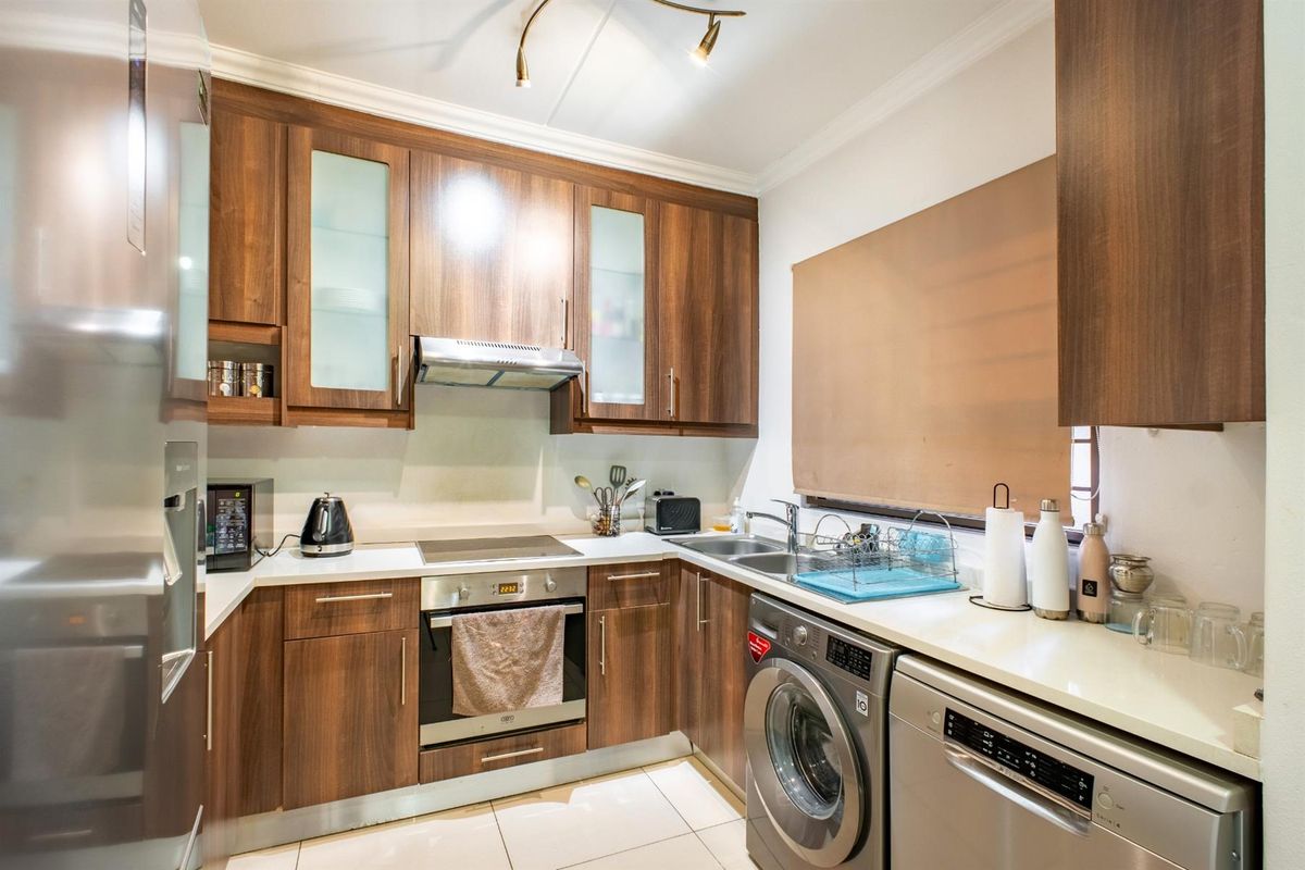 Apartment For Sale in Edenburg, Sandton - Photo 2