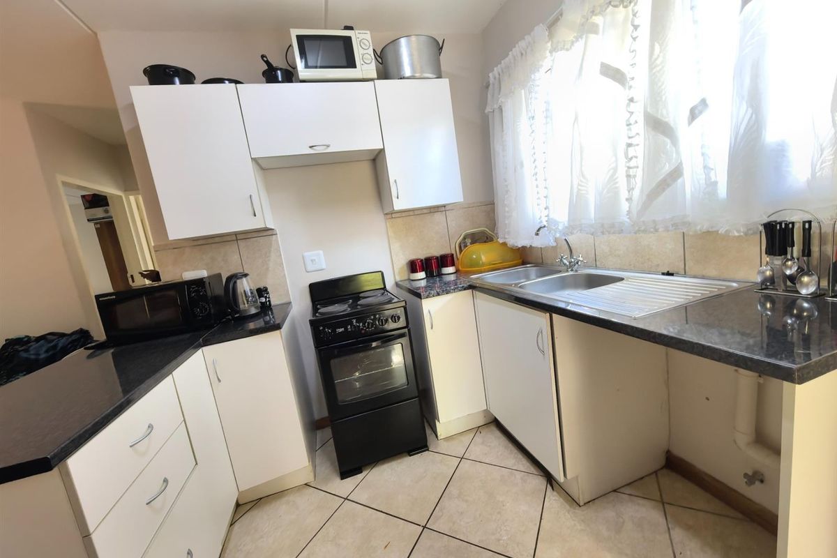 Apartment For Sale in Sunnyridge, Newcastle, KwaZulu Natal - Photo 4