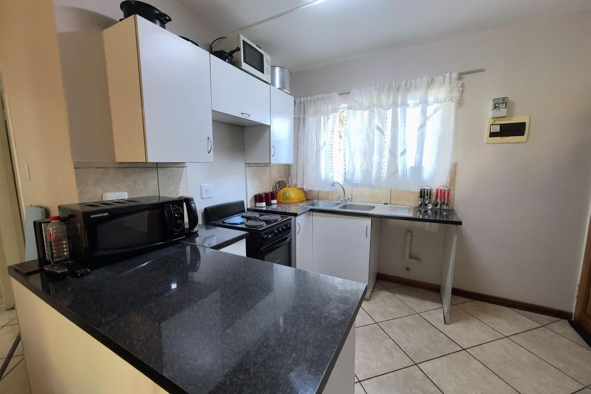 Apartment For Sale in Sunnyridge, Newcastle, KwaZulu Natal - Photo 5