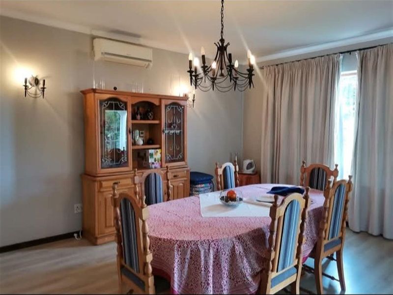 Spacious,stunning 6 Bed 6 Bath house  in the heart of Beverley hills drive in westville durban - Photo 9