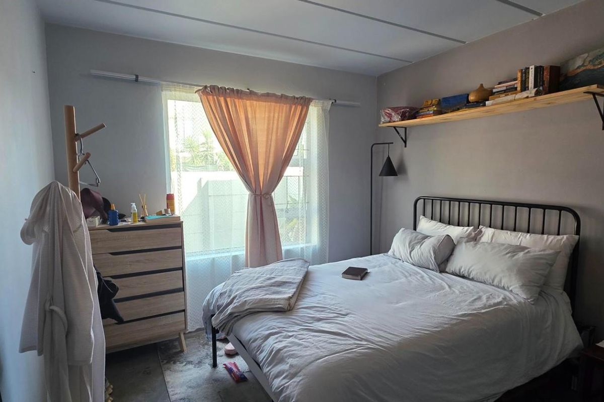 Renovated ground floor unit in gated complex - Photo 4