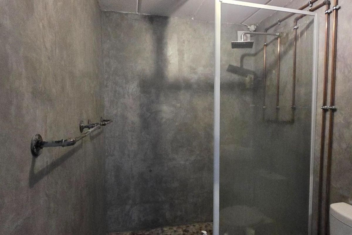 Renovated ground floor unit in gated complex - Photo 5