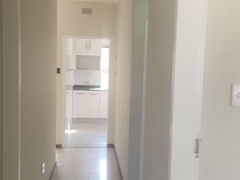 Warm, Comfortable Living in Lyndhurst, Johannesburg - Photo 8