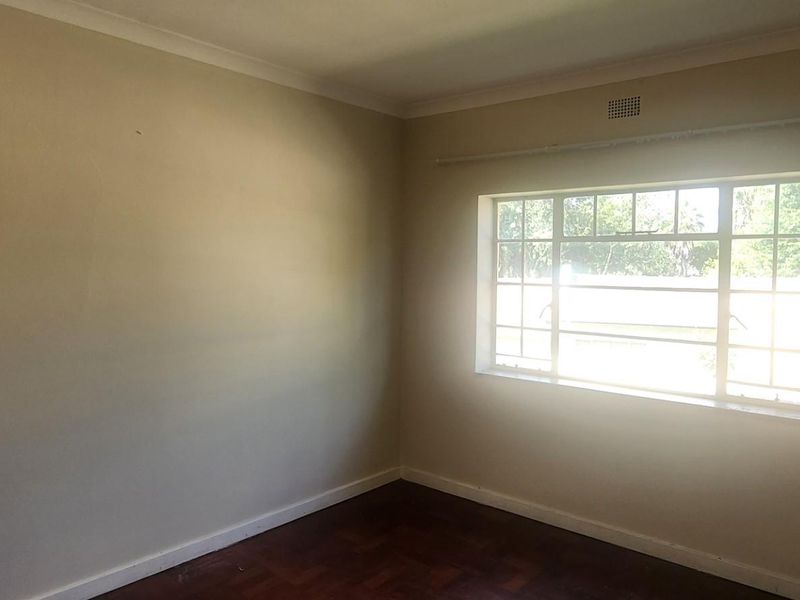 Warm, Comfortable Living in Lyndhurst, Johannesburg - Photo 10