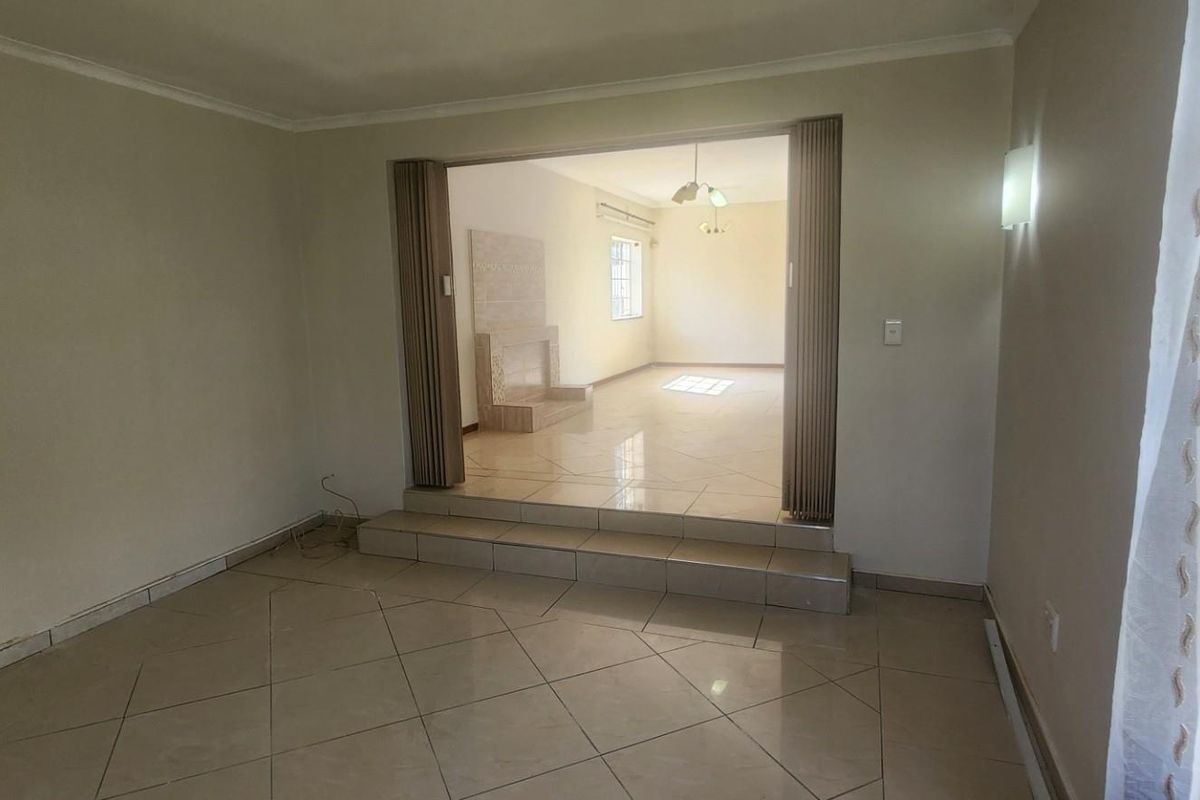 Warm, Comfortable Living in Lyndhurst, Johannesburg - Photo 4