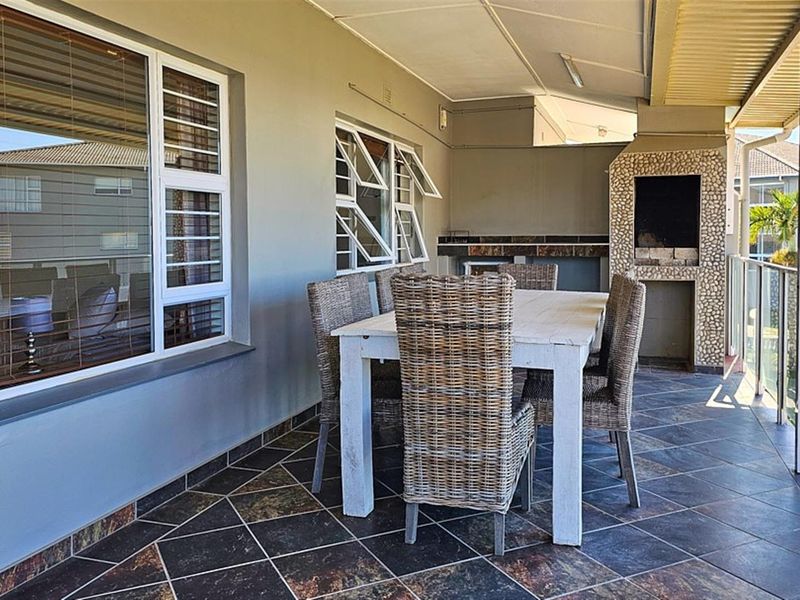 Beach Apartment Infused with Ocean Vibes! Pet Friendly! - Photo 9