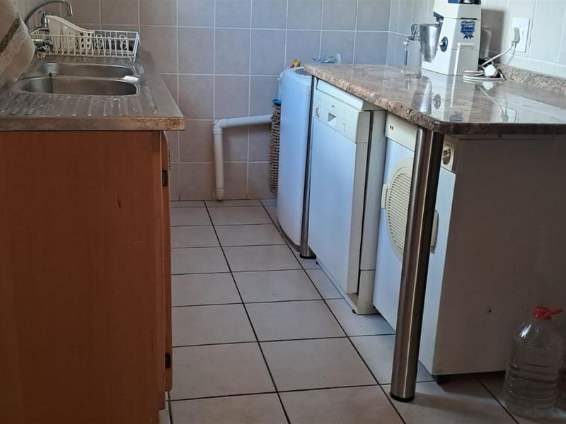 Townhouse For Sale in Doringkruin, Klerksdorp, North West - Photo 10