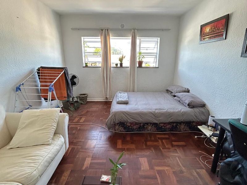 Charming and Spacious One Bedroom Apartment - Photo 10