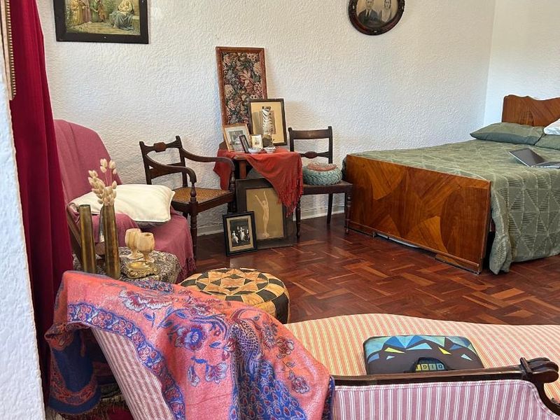 Charming and Spacious One Bedroom Apartment - Photo 4