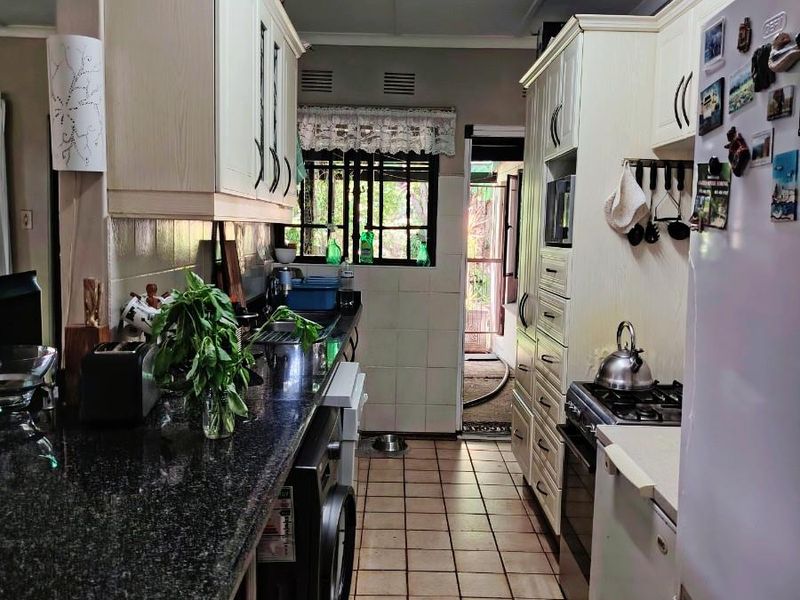 LOTS TO OFFER - Photo 8