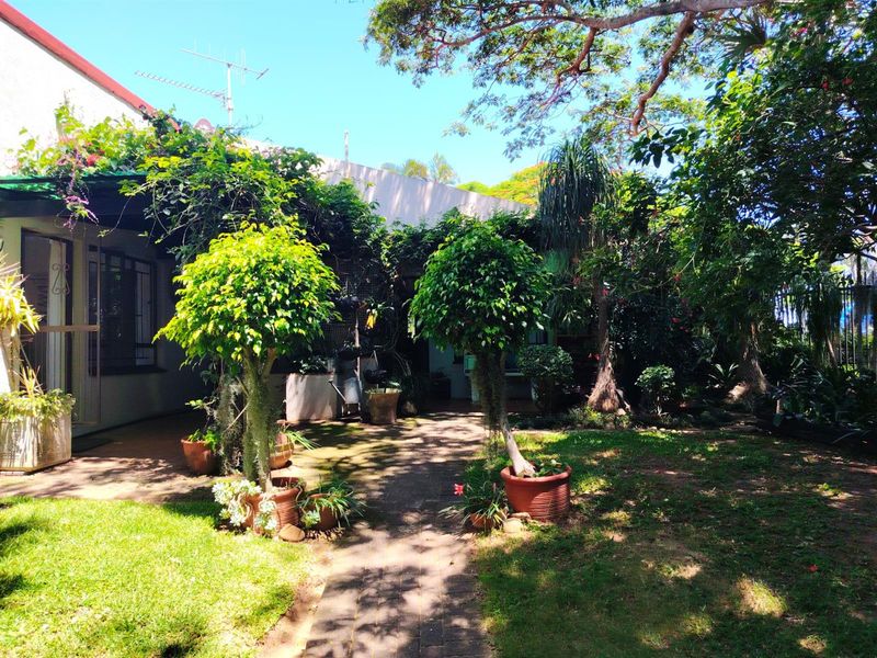 LOTS TO OFFER - Photo 3