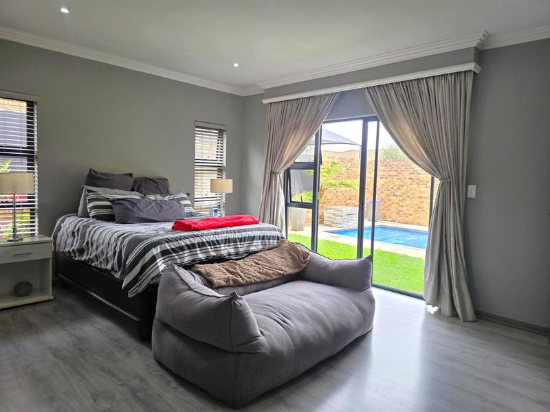 3 Bedroom 2 Bathroom Jansen Park - Photo 10