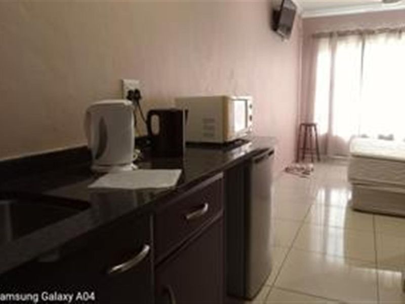 Studio Apartment To Rent in Ramsgate, Margate, KwaZulu Natal - Photo 3
