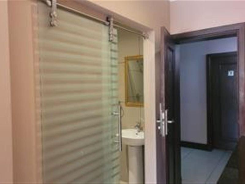 Studio Apartment To Rent in Ramsgate, Margate, KwaZulu Natal - Photo 2
