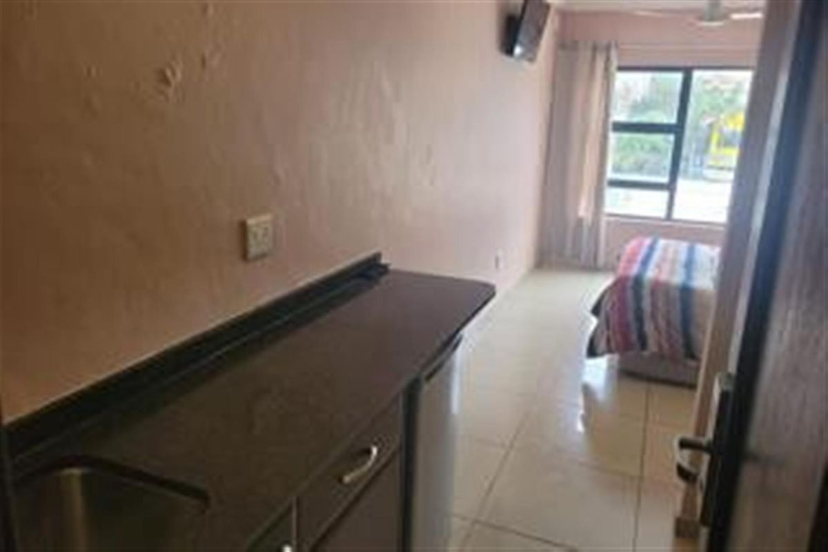 Studio Apartment To Rent in Ramsgate, Margate, KwaZulu Natal - Photo 4