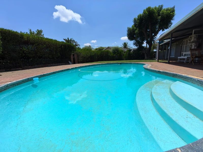 Your Sustainable, 4 Bedroom, Off The Grid, Sanctuary Awaits! - Photo 3