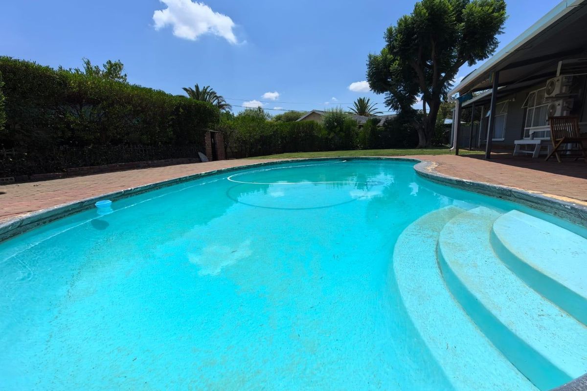 Your Sustainable, 4 Bedroom, Off The Grid, Sanctuary Awaits! - Photo 3