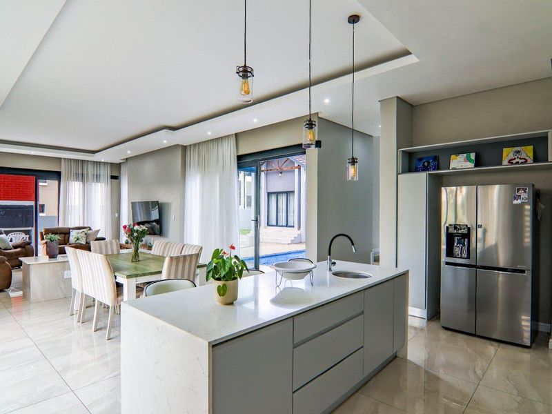 Luxurious Executive Living with Uninterrupted Fairway Views - Photo 9