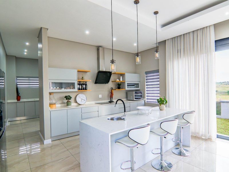 Luxurious Executive Living with Uninterrupted Fairway Views - Photo 7