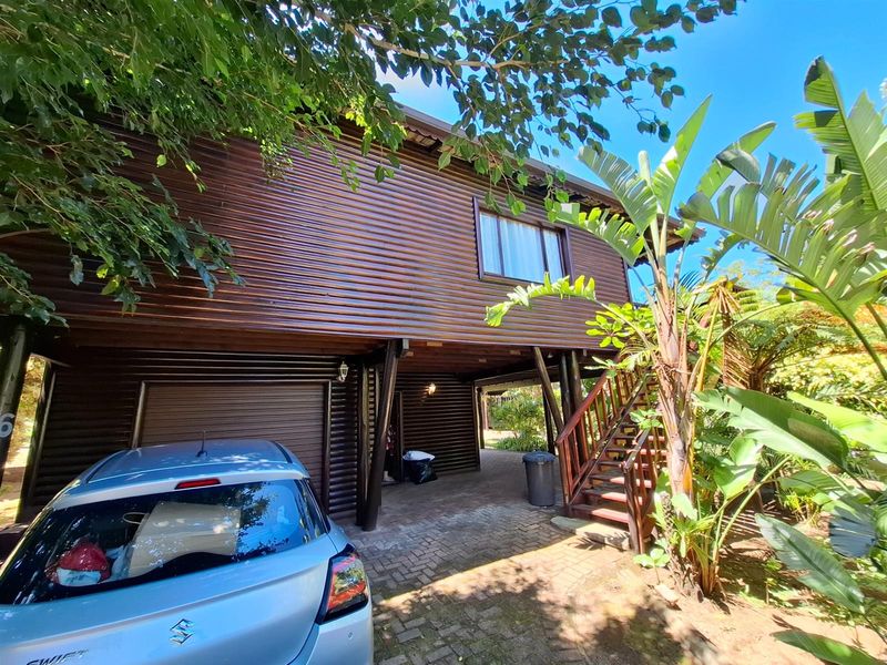 3 Bedroom unit with lock up garage - Photo 2