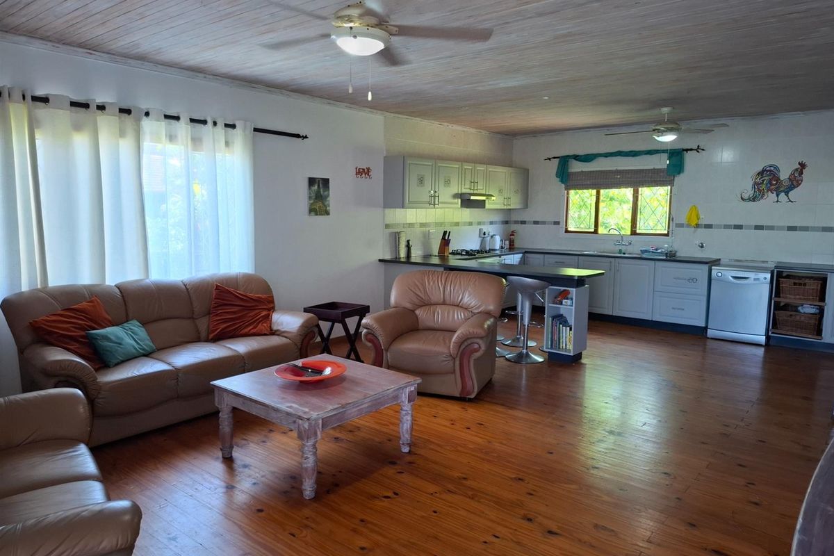 3 Bedroom unit with lock up garage - Photo 5