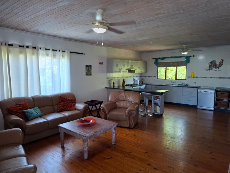 3 Bedroom unit with lock up garage - Photo 3