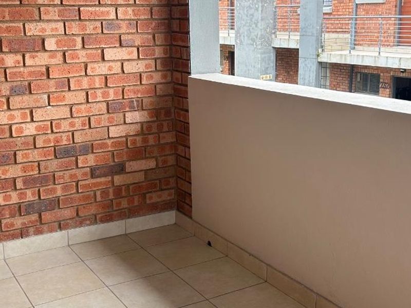 Apartment For Sale in Midrand No Transfer Duty - Photo 3