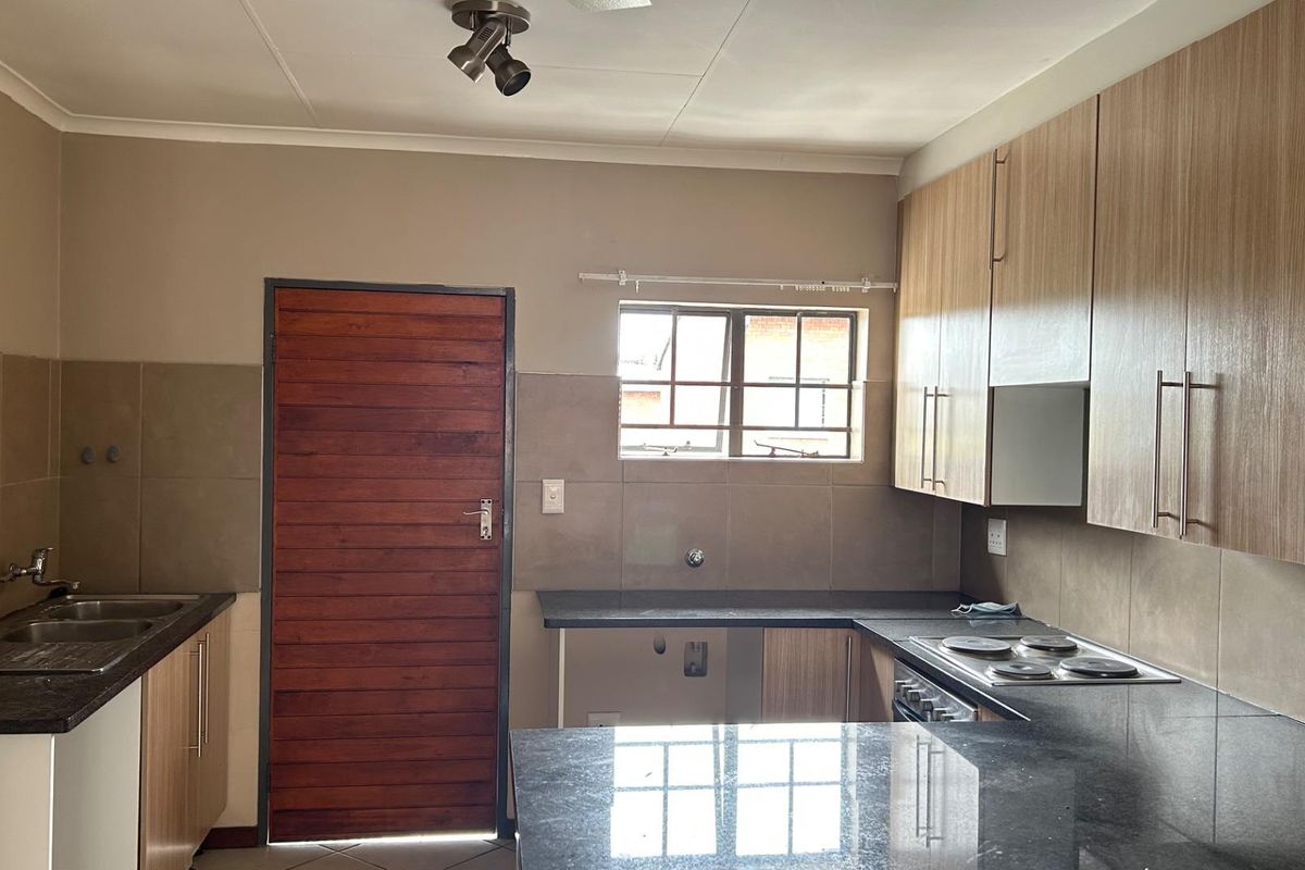 Apartment For Sale in Midrand No Transfer Duty - Photo 4
