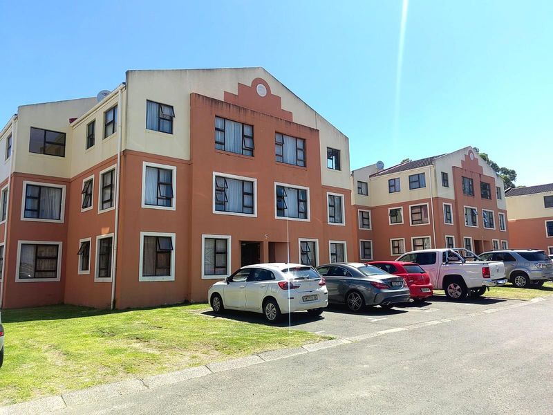 Apartment For Sale in Amalinda, East London - Photo 1